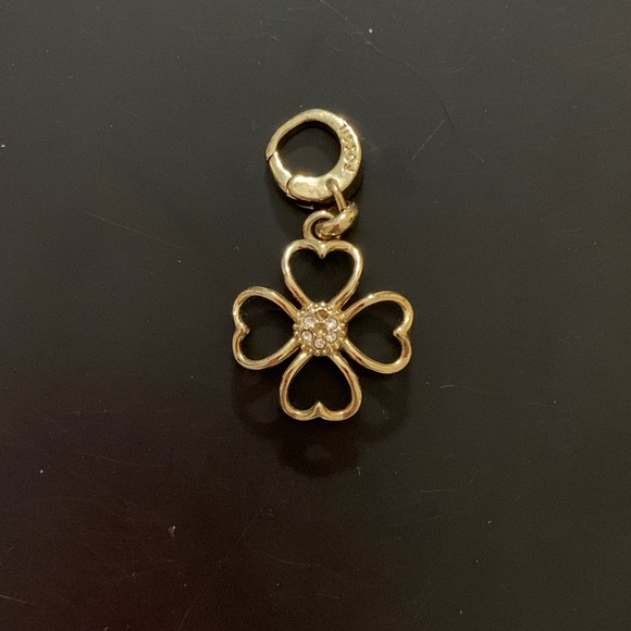 Fossil clover charm - Picture 8 of 15
